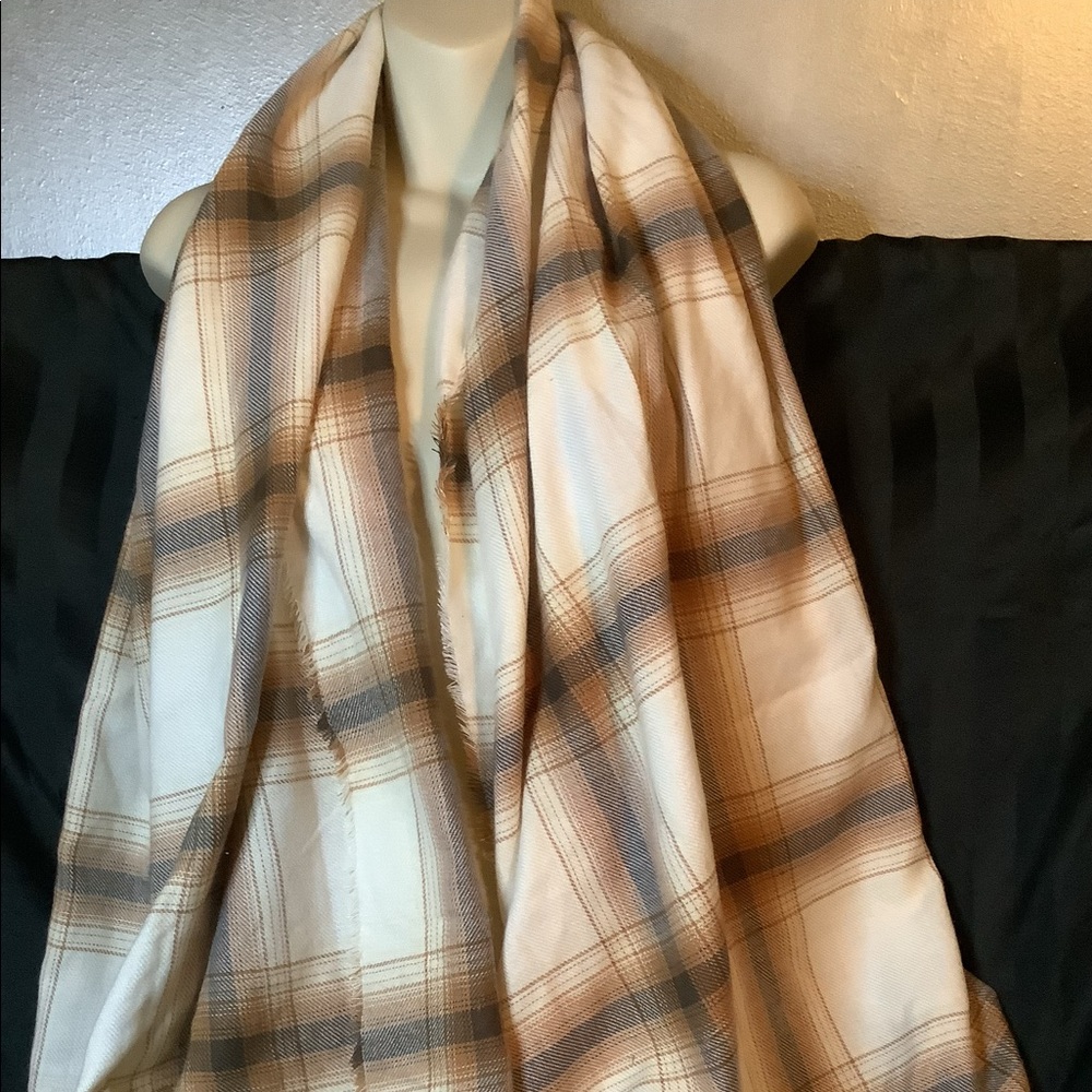 NWT ladies wrap